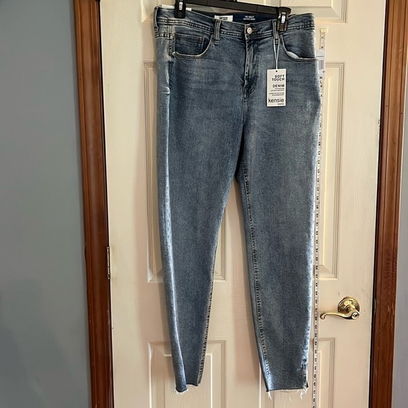 NWT-Kenzie the Violet-high-rise skinny stretch-6/28-light wash, frayed hem jeans - Picture 1 of 15